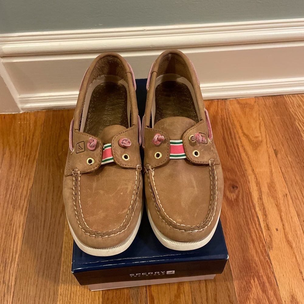 Tan Lexington Sahara Leather Boat Shoe Women’s size 8.5